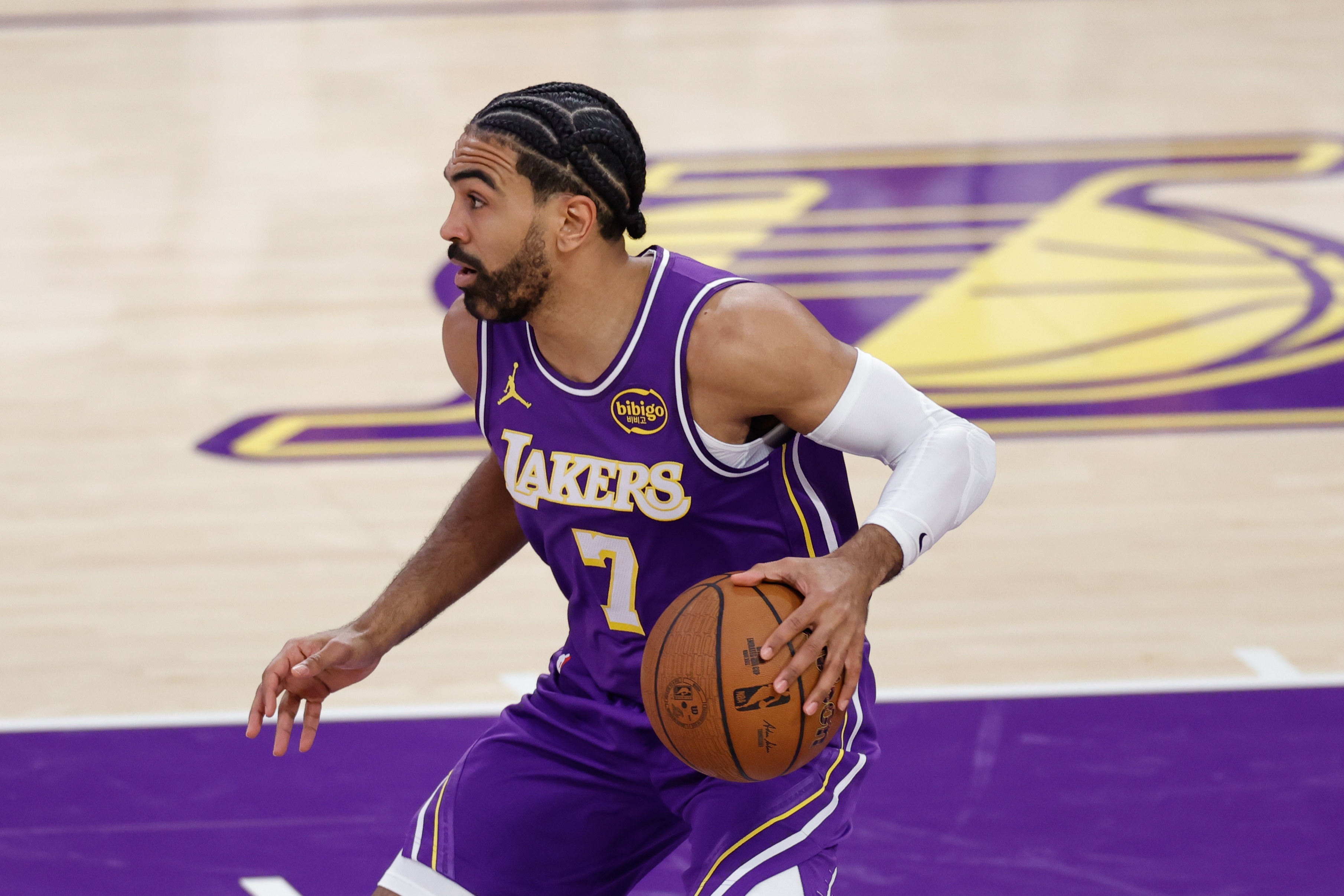 开云官网-前有纳恩后有文森特！阿里纳斯：湖人总被诱骗去交易来些垃圾